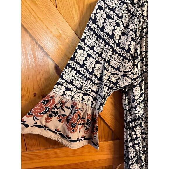 Papillon Floral Dress Size Medium (3030) - Picture 2 of 6